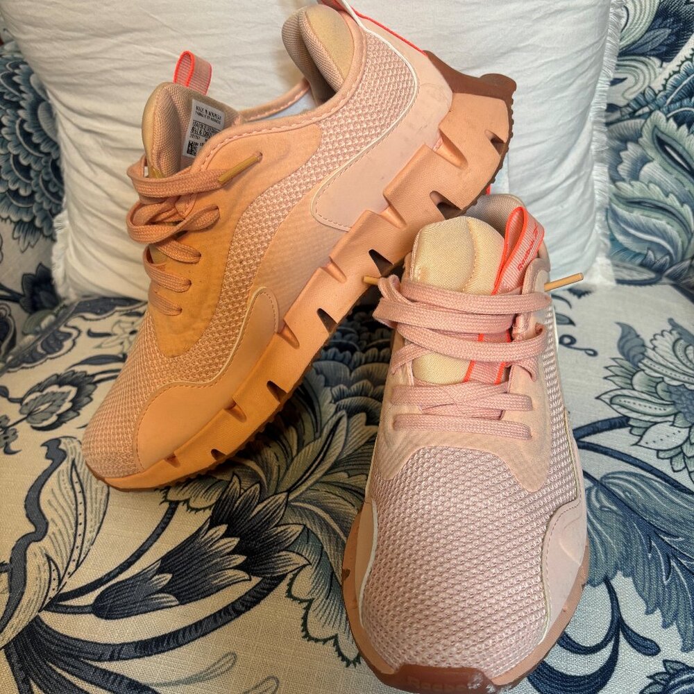 REEBOK SNEAKERS